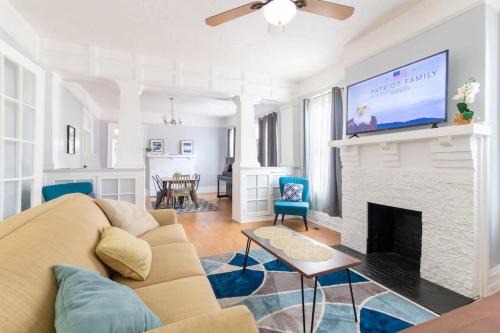 Columbus House | Downtown Craftsman: Walk to Shops & Dining, Pet-Friendly