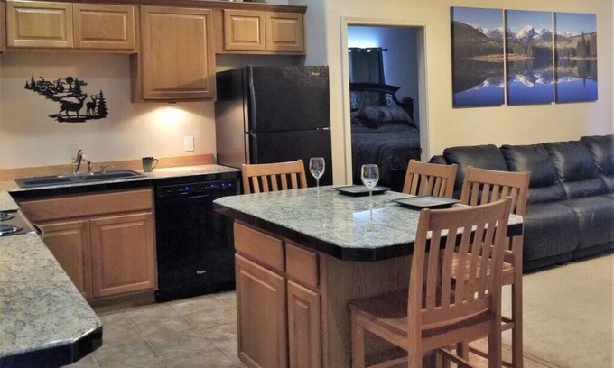 Joseph Condo | Cozy Retreat in the Heart of Joseph – Top-Rated Escape