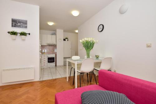 Gorinka Apartment | Discover Oceanfront Bliss in the Heart of Makarska