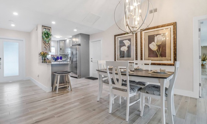 Central Naples House | Beautiful Naples Pool Home Near Gulf Beaches with Gardens