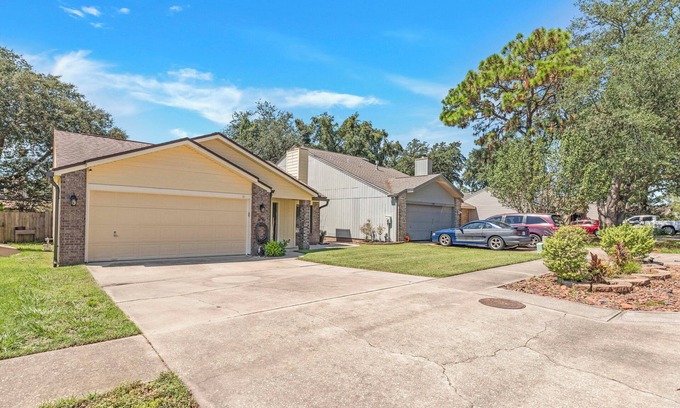 Niceville House | Ideal Getaway at Heart of Niceville with Ocean Views