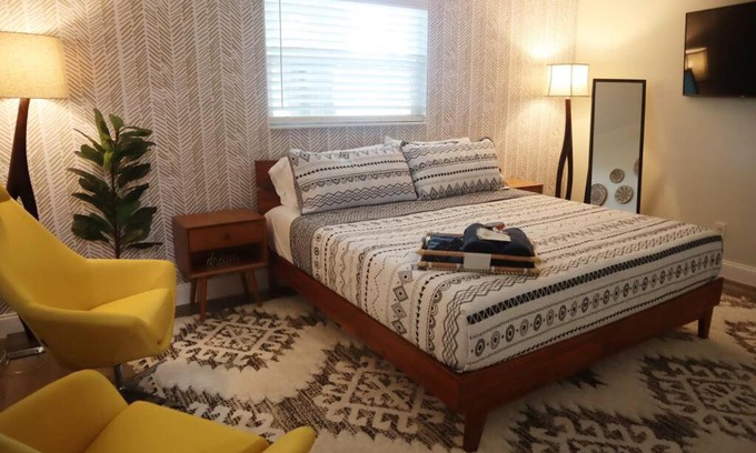 Ormond Beach House | Convenient Self Check-in at Heart of Ormond Beach