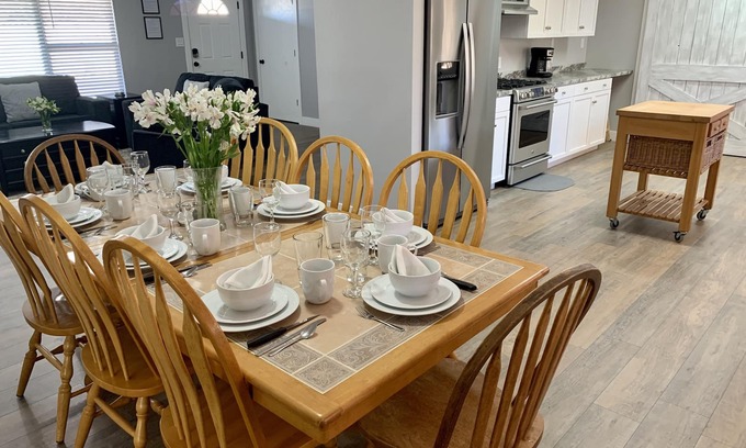 Page House | Ideal Downtown Location with Fast WiFi & Unique Amenities
