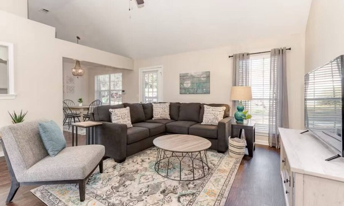 Pooler House | Family-Friendly Retreat in the Heart of Pooler