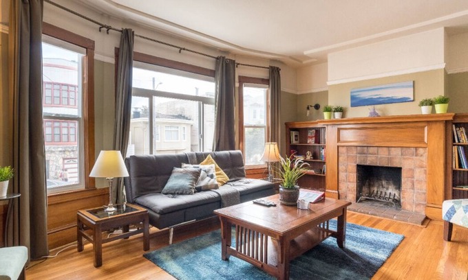 Richmond District Apartment | Exceptional Oceanfront Retreat with Full Kitchen & Trails