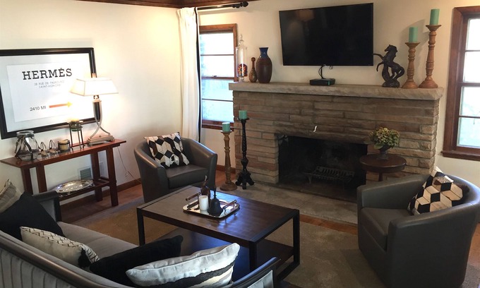 Topeka House | Convenient Stay in Topeka Near Washburn U with Pool
