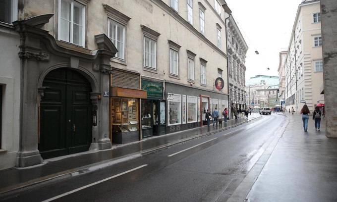 Innere Stadt Apartment | Prime Vienna City Apartment with Breakfast and 9.2 Rating