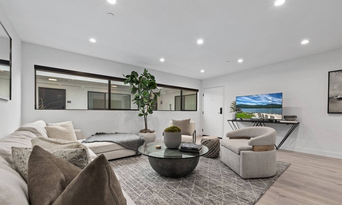 Tri-West Apartment | Premier West Hollywood Retreat: Gym, Co-Working & Spa