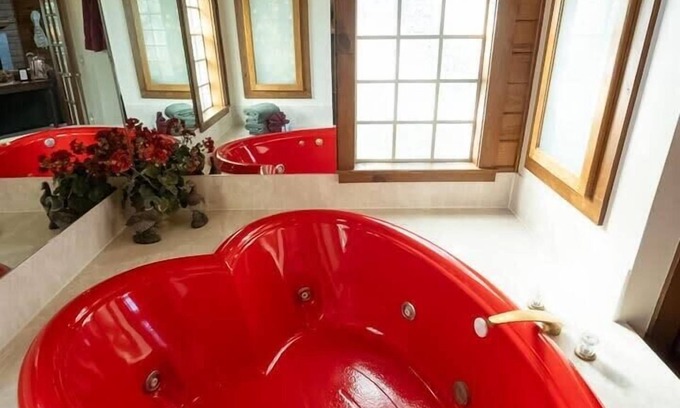 Eureka Springs Cabin | Experience The Grand View with Heart Shaped Tub Amenities