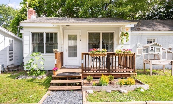 Wrightsboro House | Cozy Tiny Home with Fresh Eggs & Pet-Friendly Amenities