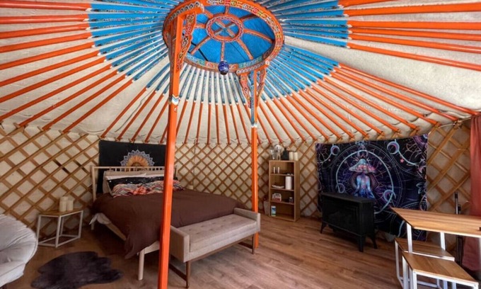 Buckley RV Rental | Heart Yurt: Artisan Retreat with Cedar Hot Tub & Family Amenities
