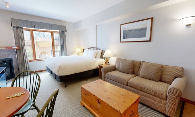 Sun Peaks Hotel | Discover Hearthstone Lodge #214: Family-Friendly Retreat