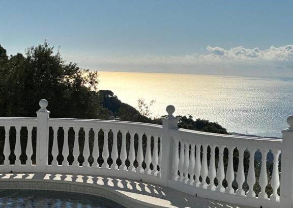 Mijas Bed & Breakfast | Discover Hearts & Home: Pet-Friendly Oceanfront Retreat