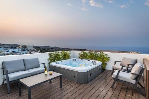 St. Andrew's Apartment | Seaside Penthouse with Spa Retreat in Pembroke St Julians