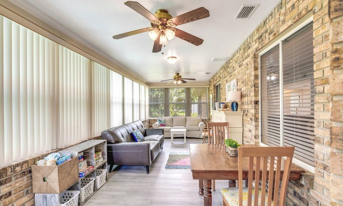 Spring Hill Cottage | Experience Spring Hill Bungalow with Heated Pool & Ocean View