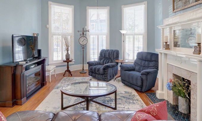 Eastside Apartment | Heated Pool Access | 5*Clean | Flex Cancelation