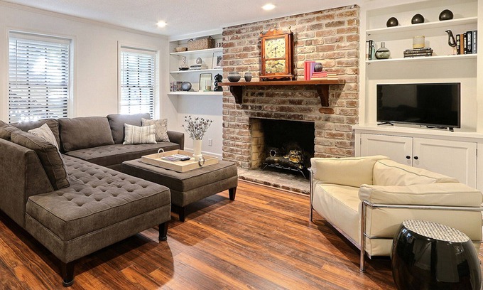 Historic Downtown Savannah Apartment | ```html
Relaxing Heated Pool & Spa | Guest Rated: 9.8/10
```