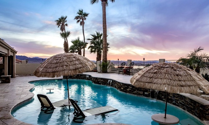 Lake Havasu City House | Inviting Heated Pool with Lake View Near London Bridge