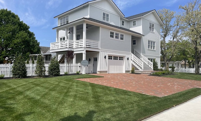 Cape May House | Relax in a Heated Pool & Spa, Steps from the Beach