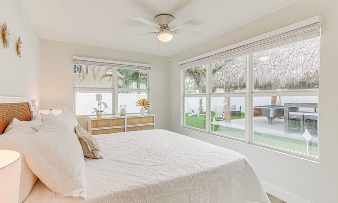Juno Ridge Cottage | Delightful North Palm Beach Retreat with Pool & Pet Friendly