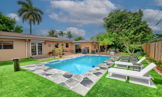 Lake Worth House | Tranquil Retreat with Heated Pool, Minutes from the Beach