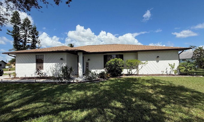 Fort Myers House | Heated Pool Retreat in Sunny Florida - Guest Rated 10/10