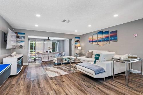 Bayhaven House | Inviting Pool House Just 5 Minutes to Beautiful Gulf Beaches