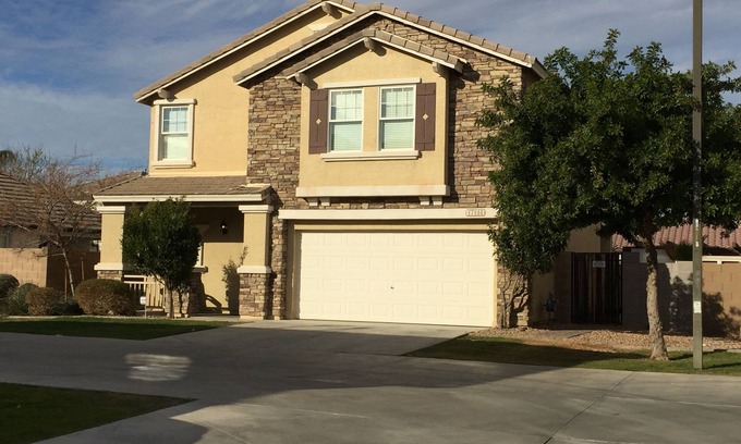 Surprise Farms House | Inviting Home with Heated Pool, Walk to Shopping & Parks