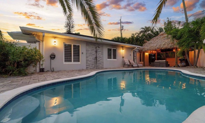 Coral Ridge Apartment | Relaxing Retreat with Heated Pool & Steps to the Beach
