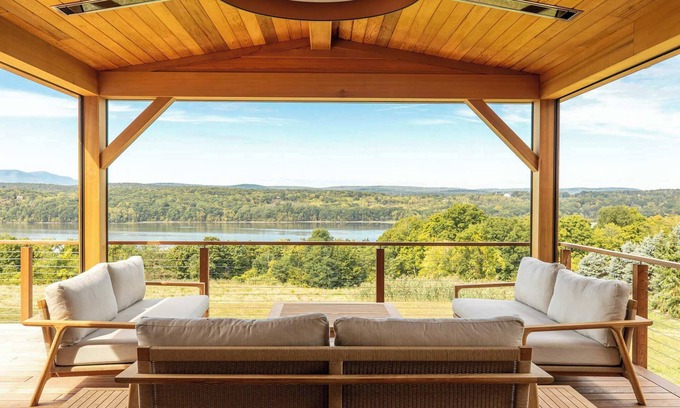 Hudson House | Heated Pool! Sauna! Gym! Stunning Retreat + Views!