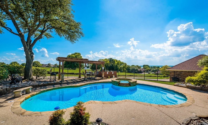 Rockwall House | Relaxing Retreat with Heated Pool & Spa for Large Groups