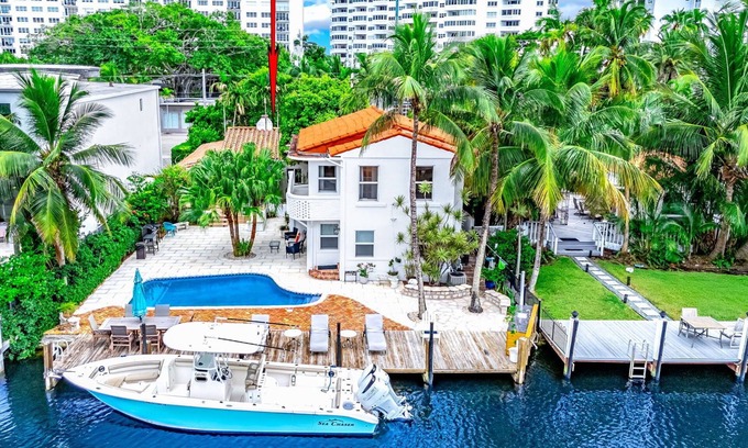 Seven Isles House | Heated Pool & Waterfront! Las Olas+Walk To Beach!