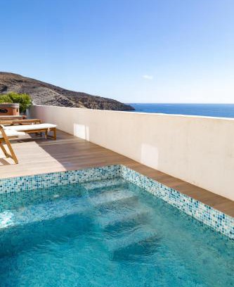 Arenas del Mar House | Enchanting Beachfront Escape with Ocean Views & Family Comfort
