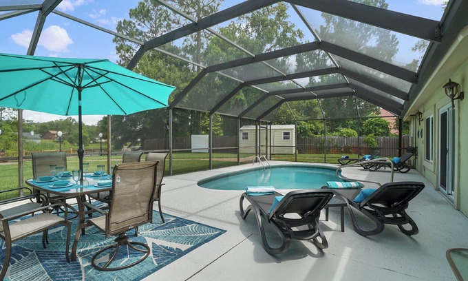 St. Augustine House | Perfect Getaway: Saltwater Pool, Harry Potter Fun & Lake Access