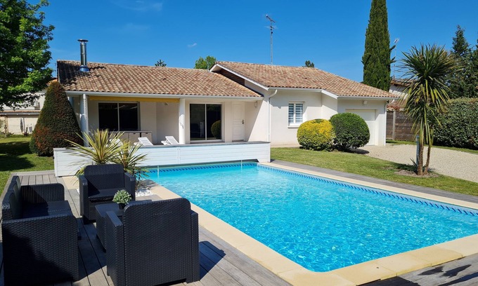 Biganos Villa | Prime Location: 4* Meublé de Tourisme with Heated Pool