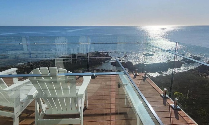 Boat Harbour Beach House | Heathcliff1 Couples Retreat with Oceanfront Hot Tub