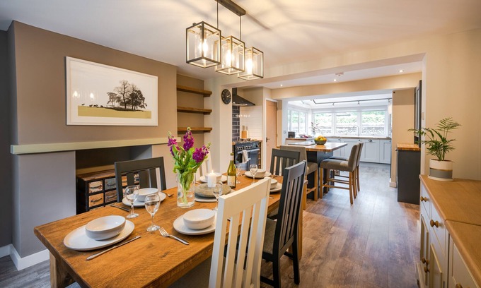 Holt House | Exceptional Heathcot in High Kelling, Norfolk with Ocean View