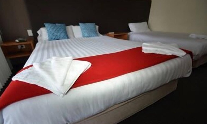 Heathcote Hotel | Heathcote Hotel: Family-Friendly Retreat with Kitchen Access