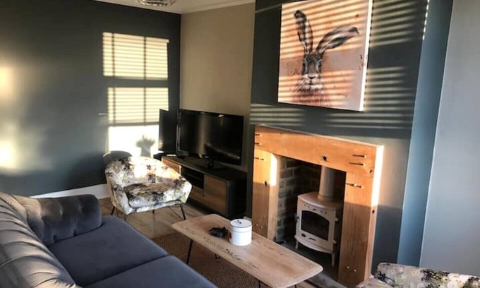 Halifax Cottage | Discover Heather Bank Cottage: Family-Friendly Retreat in Halifax