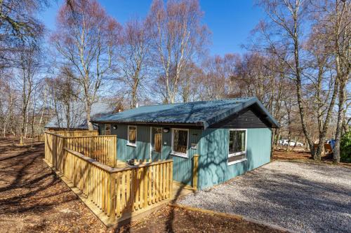 East Lewiston House | Heather Lodge 12: Family-Friendly Retreat with Hot Tub