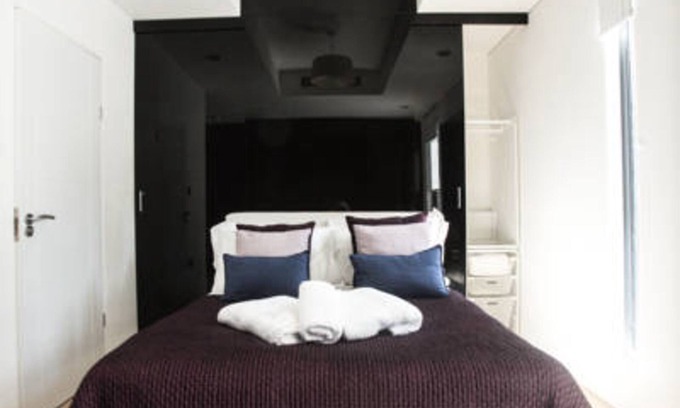 Bishopsgate Apartment | Cozy Heather Terrace: Ideal Home Stay with Kitchen Access
