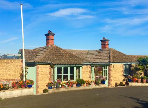 West Bay Bed & Breakfast | Oceanfront Heatherbell Cottage: Guest Rated 8.6/10