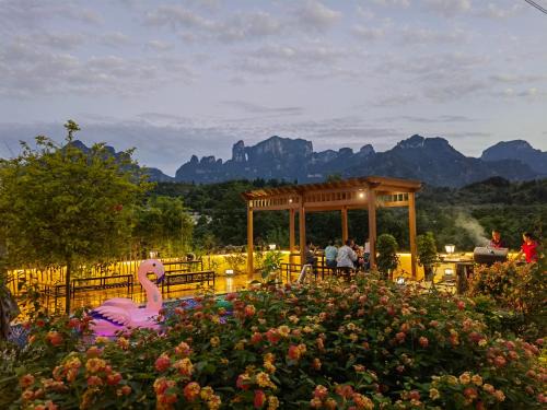 Yongding House | Exceptional Stay at Heaven's Gate Home Stay with Pool & Hot Tub