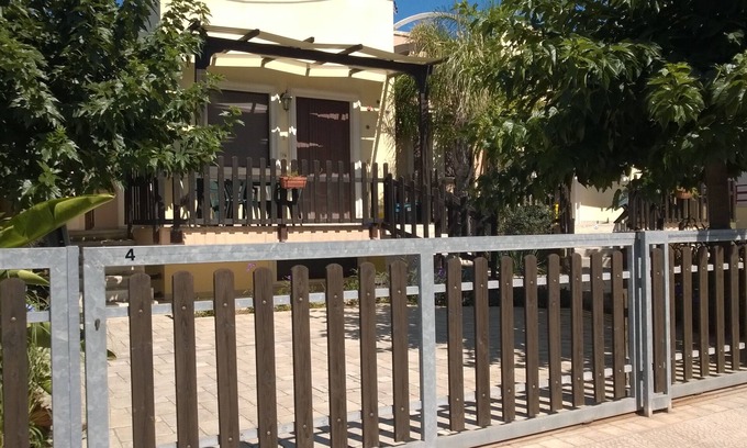 Torre Suda House | Cozy Beachfront Retreat with Pool & Spa, Rated 9.8/10