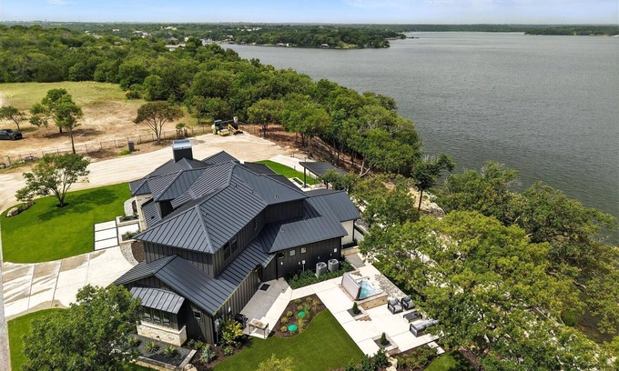 Gainesville House | Heavenly Retreat – 5BD/5.5BA of Waterfront Living