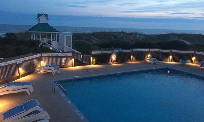 St. James Condo | Idyllic Southport Condo with Oceanfront Pool & Top Ratings