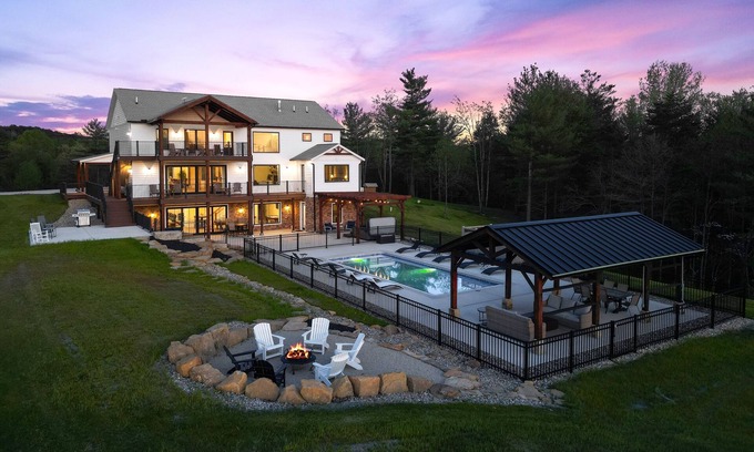 Logan Cabin | Exceptional Heavenly View Farmhouse with Private Pool & Spa