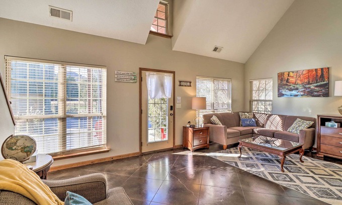 Heber Springs Cabin | Cozy Heber Springs Cabin Near Sugarloaf Mountain!