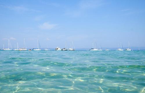 Porquerolles Boat Rental | Quaint Riverfront Accommodations with Ocean Views