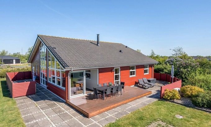 Skaven Strand House | Discover Hedevig: Oceanfront Retreat with Spa & Breakfast
